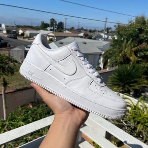 Nike Air Force 1 Low Triple White - Size 9.5 Men/11 Women GREAT CONDITION